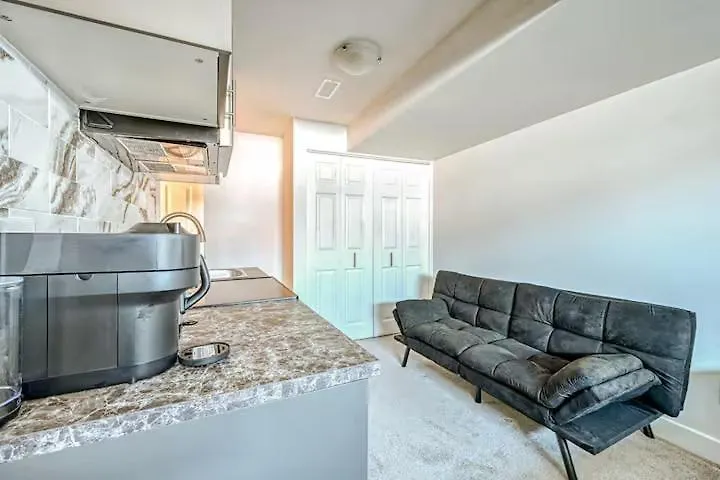 Tranquil Enclave Villa Ottawa Nyaraló